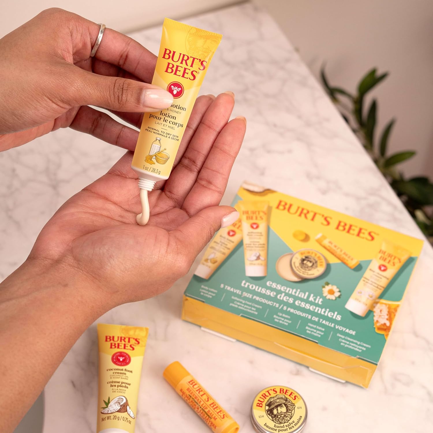 Burt's Bees Elegant Mother's Day Gift – Curated Luxury Skincare Set in Gift-Ready Packaging