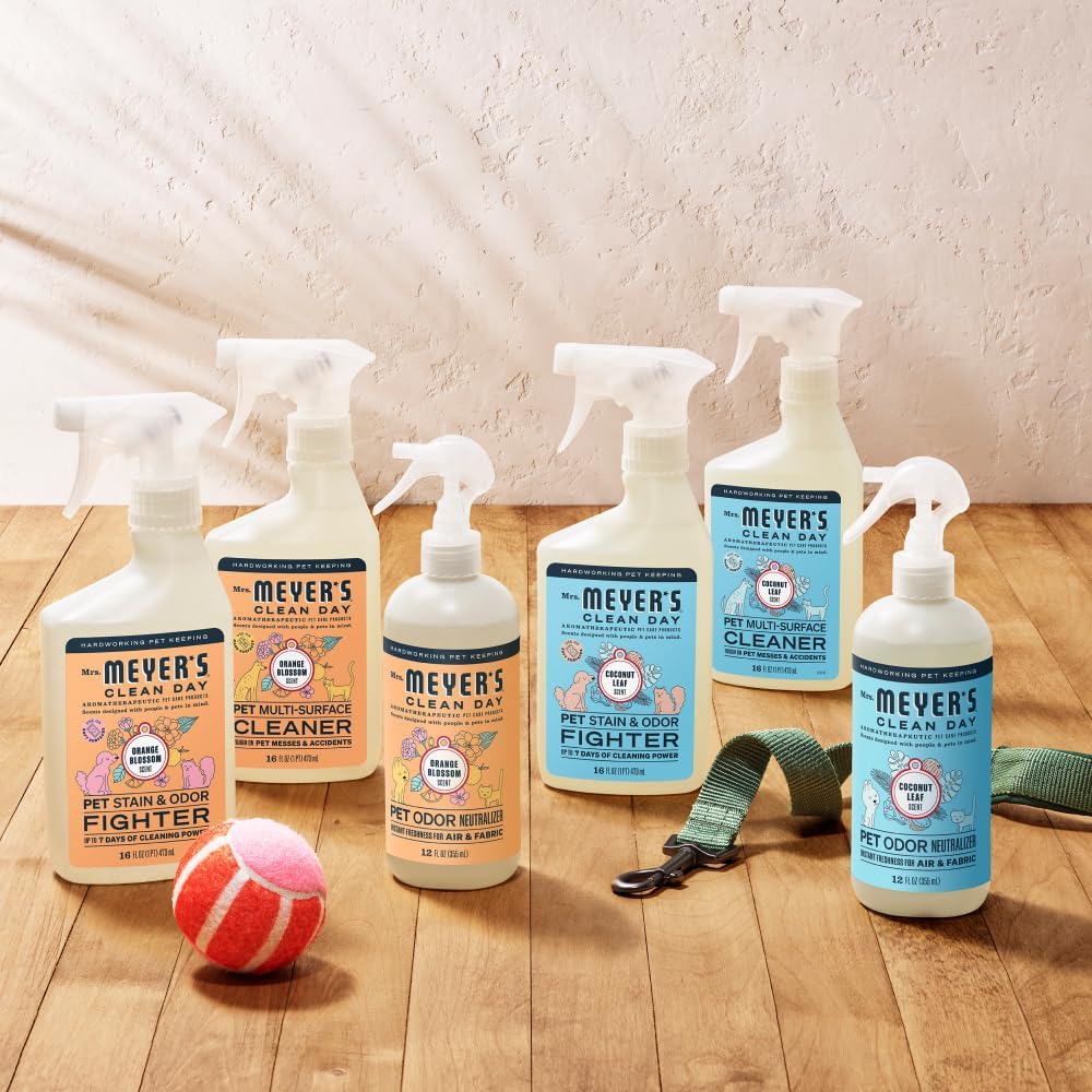 Mrs. MEYER'S CLEAN DAY Biobased Pet Odor Spray – Holiday Gift for the Eco-Conscious Pet Lover