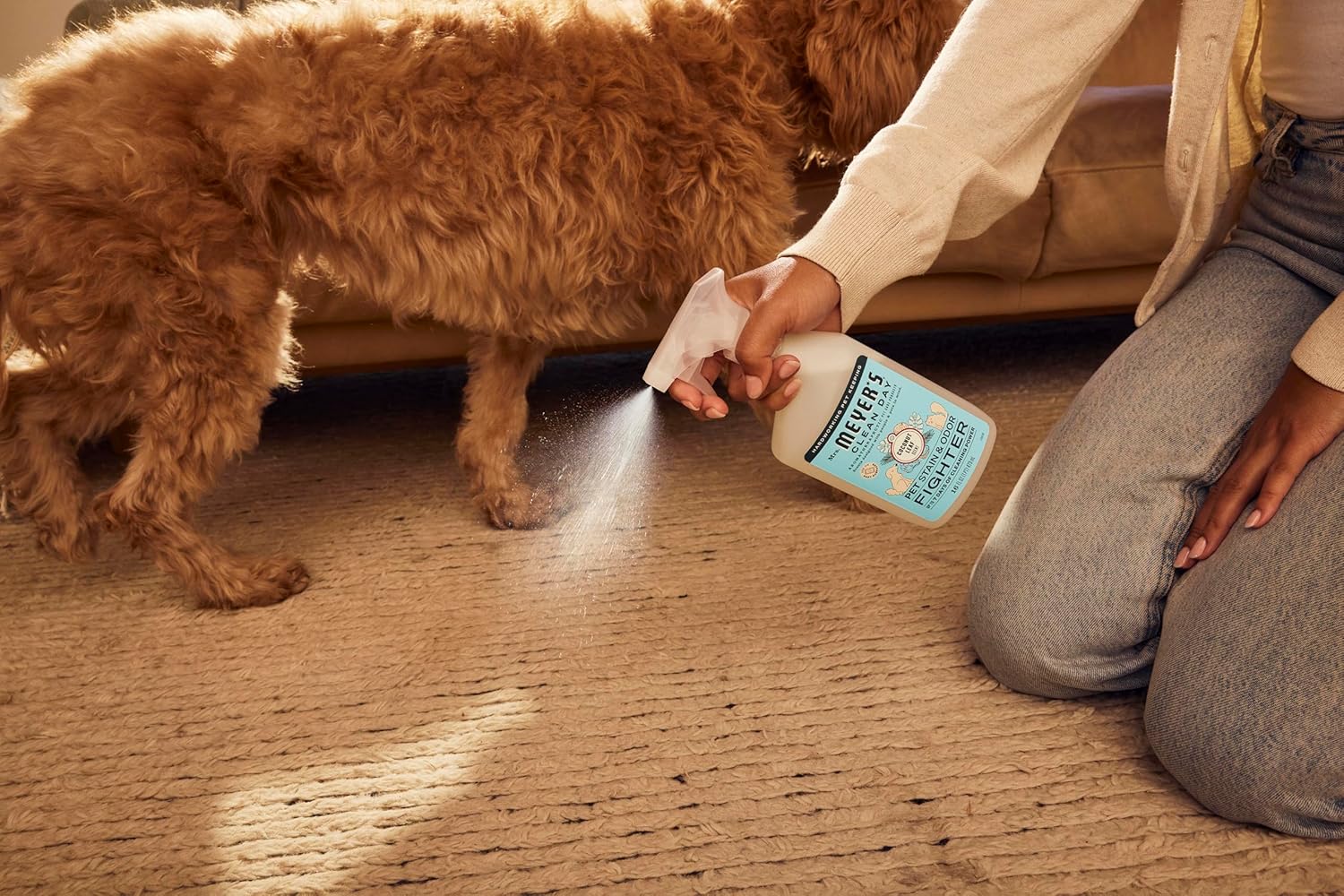Mrs. MEYER'S CLEAN DAY Biobased Pet Odor Spray – Holiday Gift for the Eco-Conscious Pet Lover