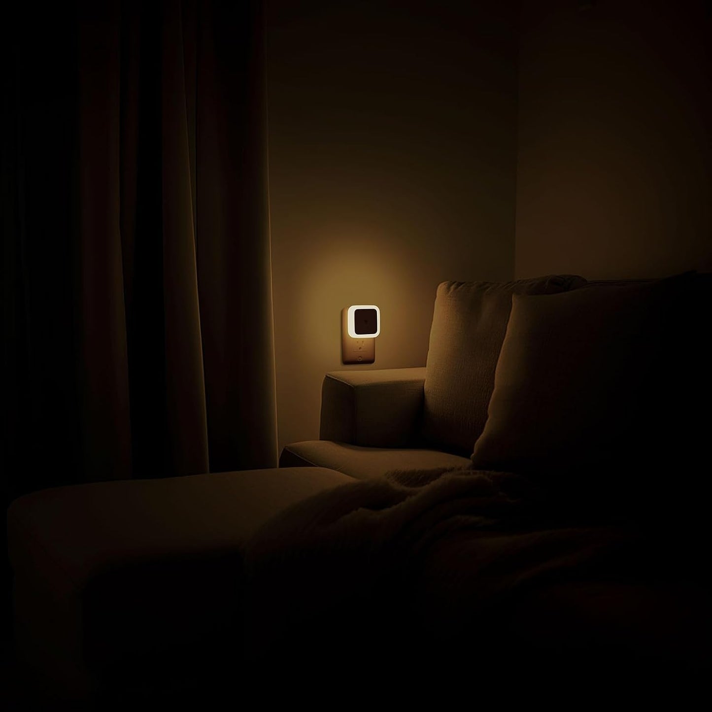 Sujeet Dusk to Dawn Night Light – Square 2.4 Inch Pass Through Outlet Light, 4-Pack Minimalist Home Lighting